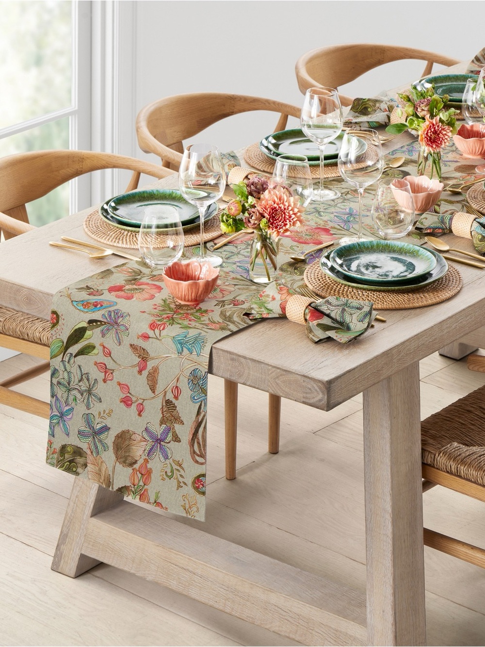 Williams Sonoma Fiorella Floral Linen Table Runner Like New